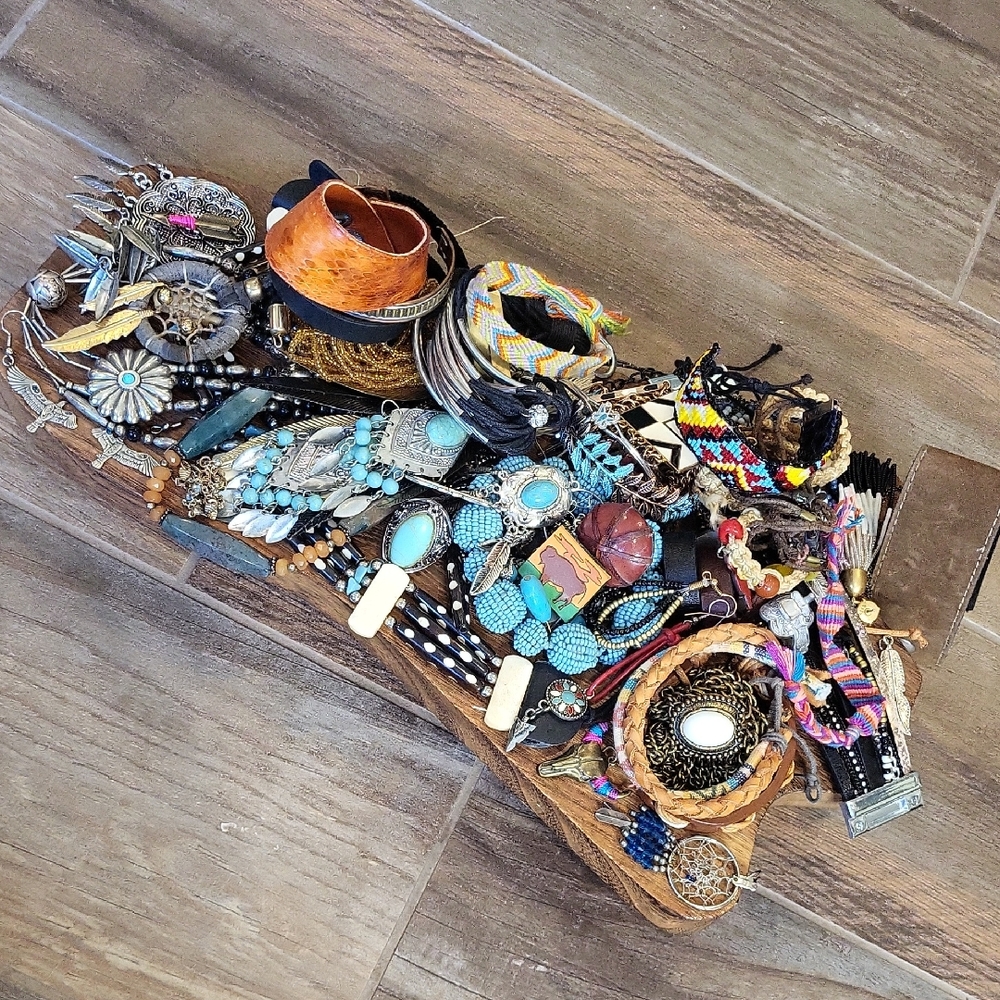 Craft Jewelry, Broken Beauties, Missing Stones, Single Earrings, Etc. - Picture 2 of 16